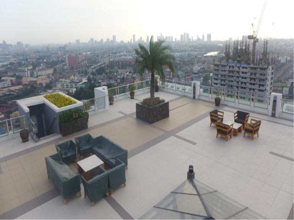 Sorrel Residences Condo Apartment By Fe Манила Экстерьер фото